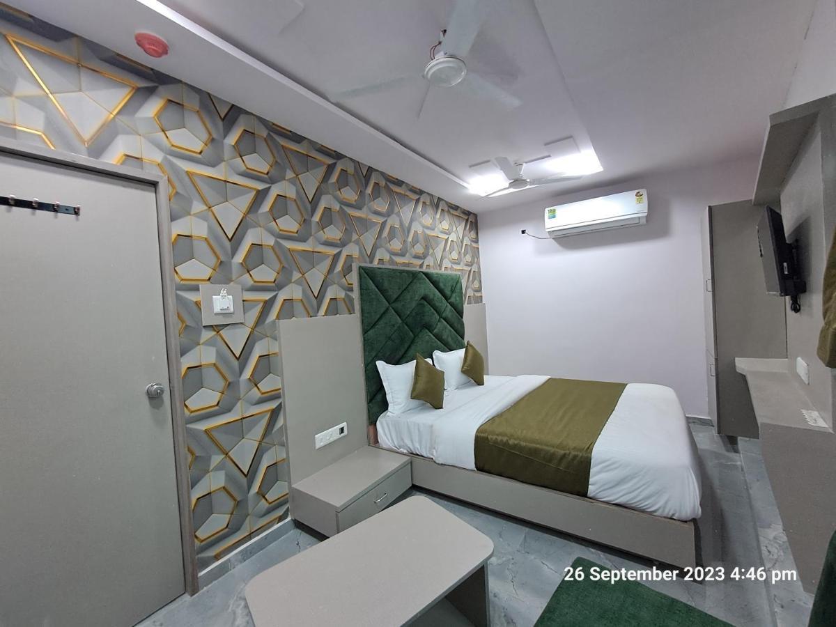 Hotel Kingdom Gandhinagar Eksteriør billede