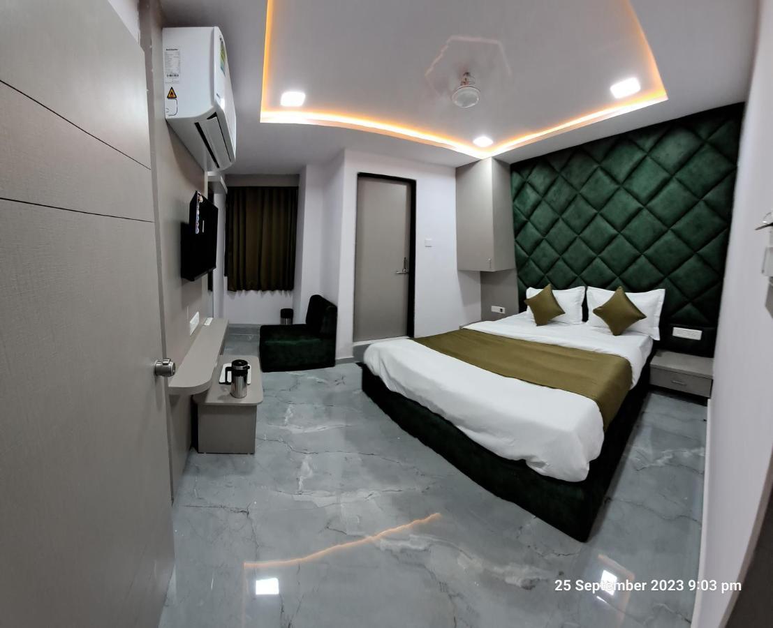 Hotel Kingdom Gandhinagar Eksteriør billede