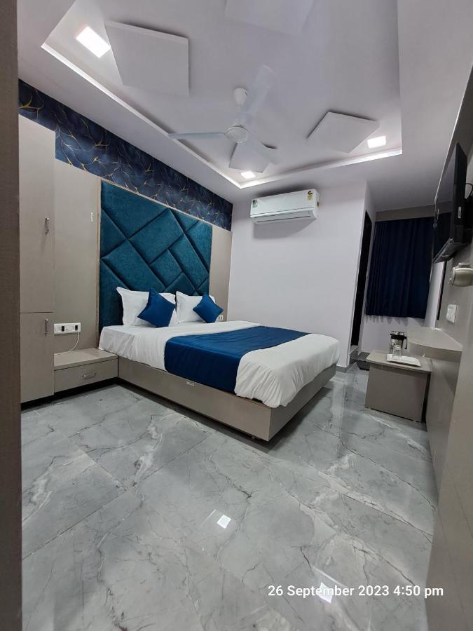 Hotel Kingdom Gandhinagar Eksteriør billede