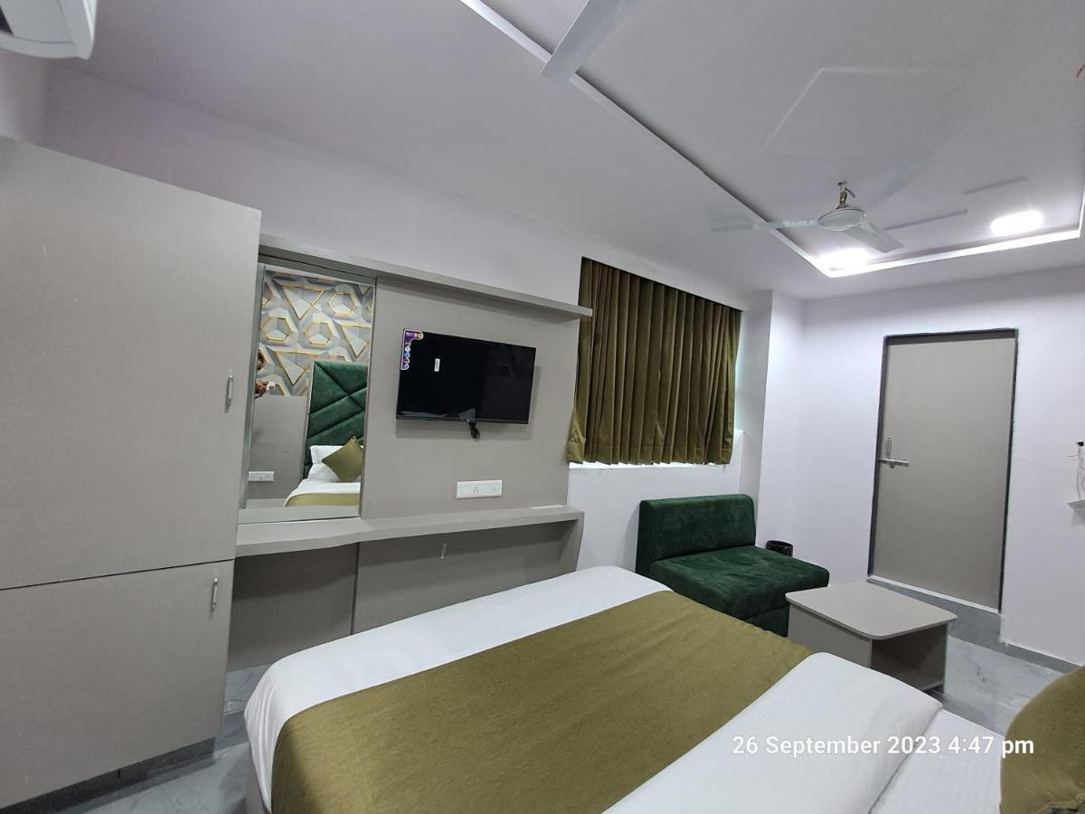 Hotel Kingdom Gandhinagar Eksteriør billede
