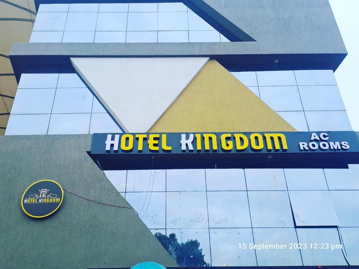 Hotel Kingdom Gandhinagar Eksteriør billede