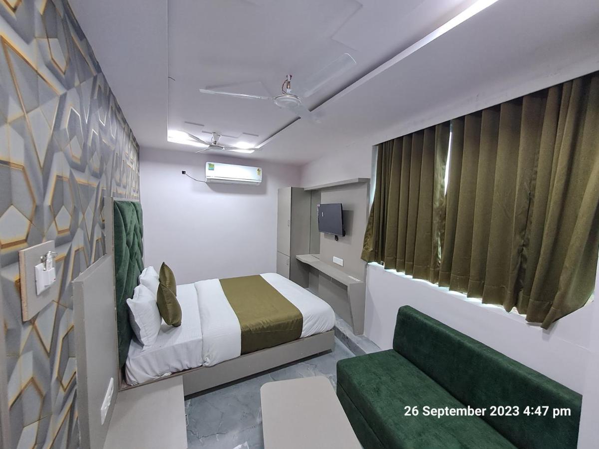 Hotel Kingdom Gandhinagar Eksteriør billede
